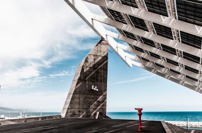 Solar panel in La Verneda, Barcelona – Architekturfotografie Silas Koch